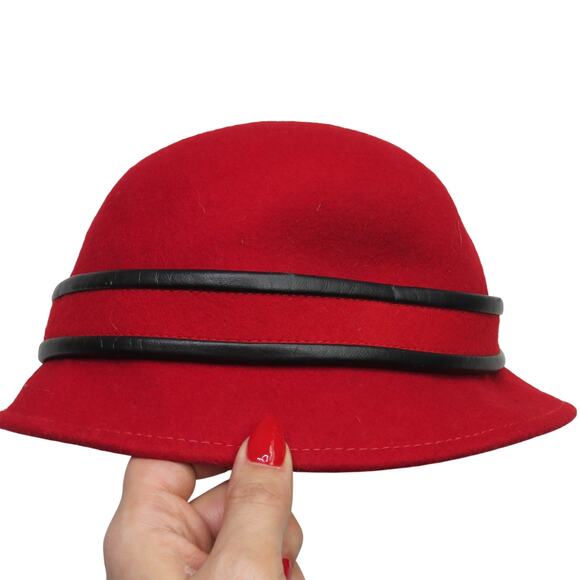 1970s Vintage Broner Vintage Red Bowler Hat Chic Red Wool Hat with Black Button - Picture 5 of 8